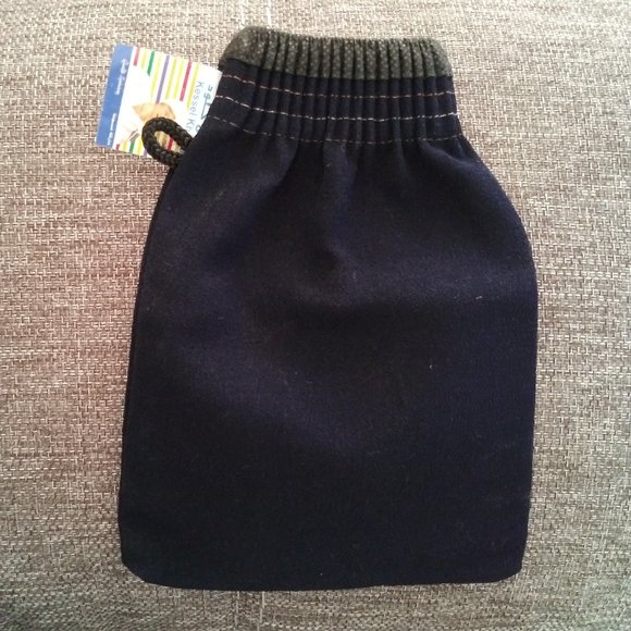 **PRICE REDUCED** Moroccan Original Exfoliating Glove - Picture 4 of 6
